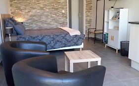 Le Studio Restauration Netflix et Jacuzzi Proche des grands lacs