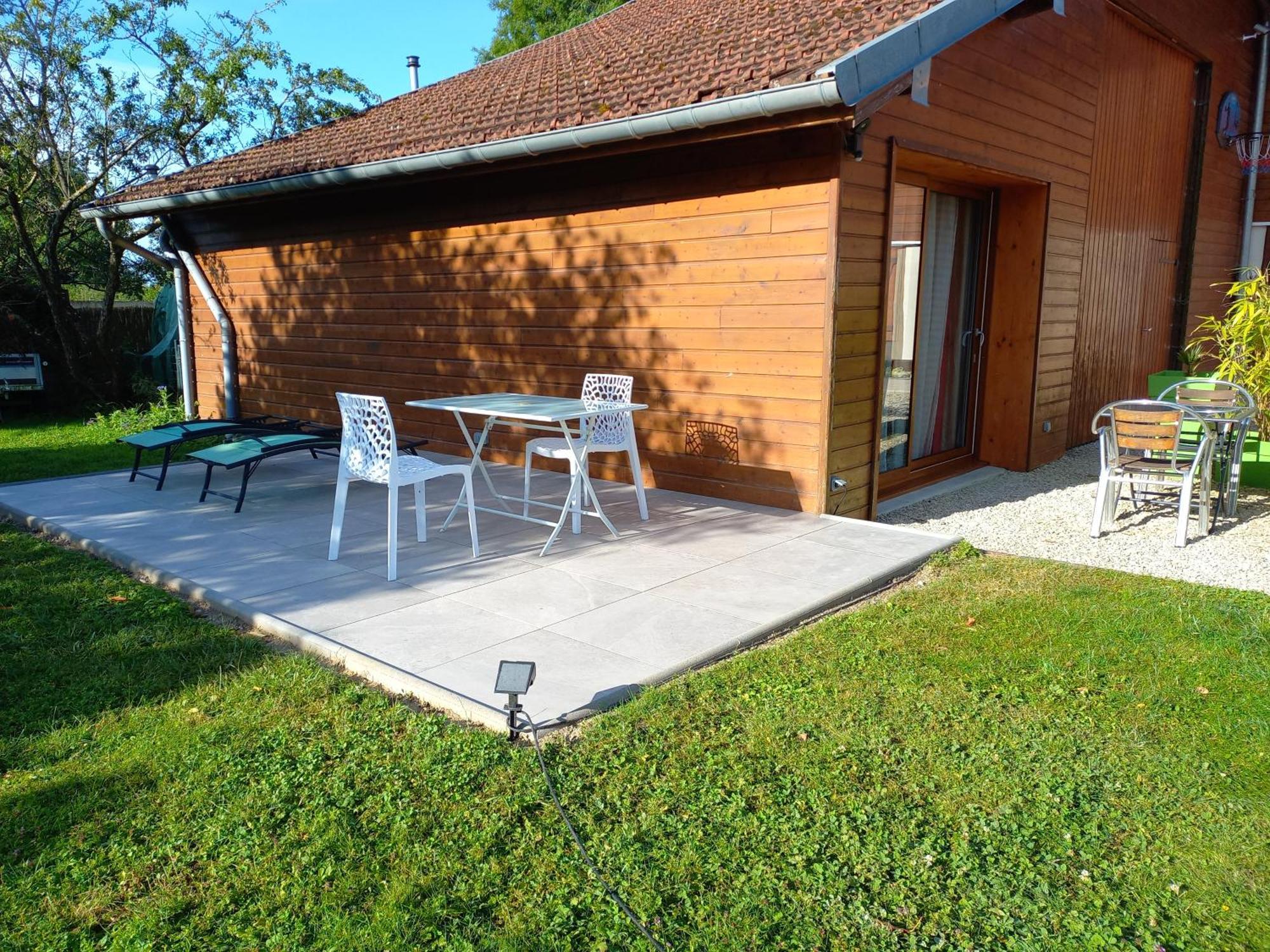 Le Studio Restauration Netflix et Jacuzzi Proche des grands lacs Montmorency-Beaufort Extérieur photo